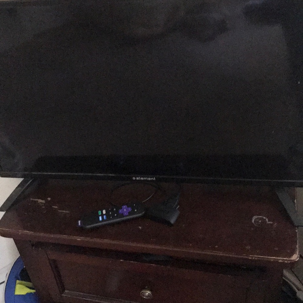Element Flatscreen Tv - Picture 2 of 3